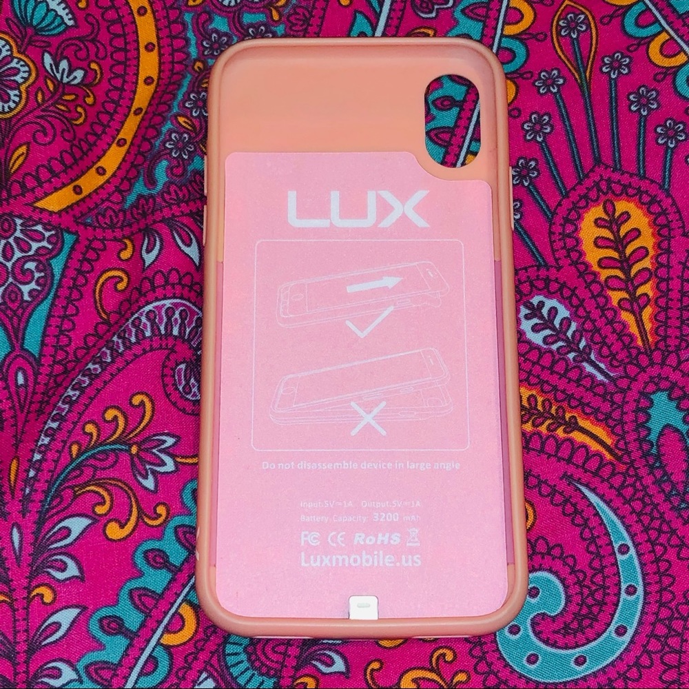 Lux Charging Case - Picture 2 of 3